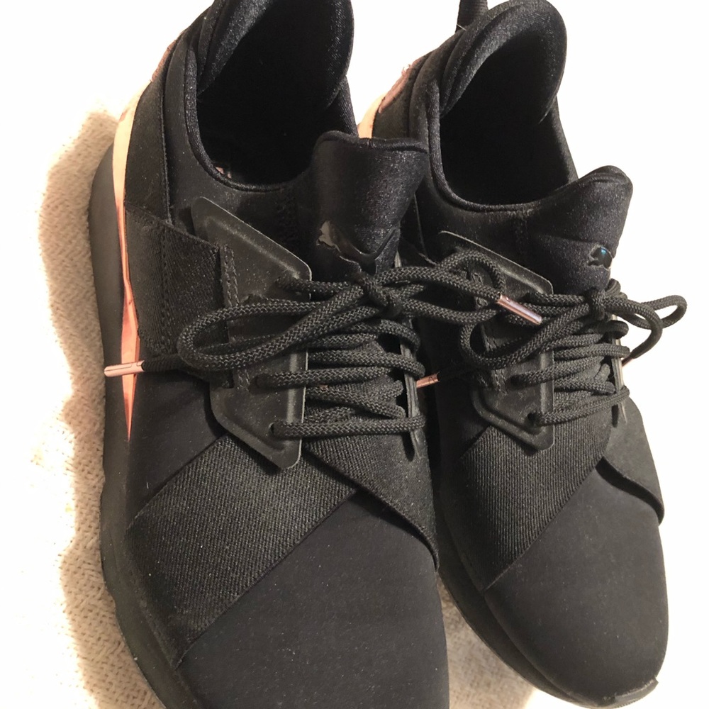 Puma Muse tennis shoes